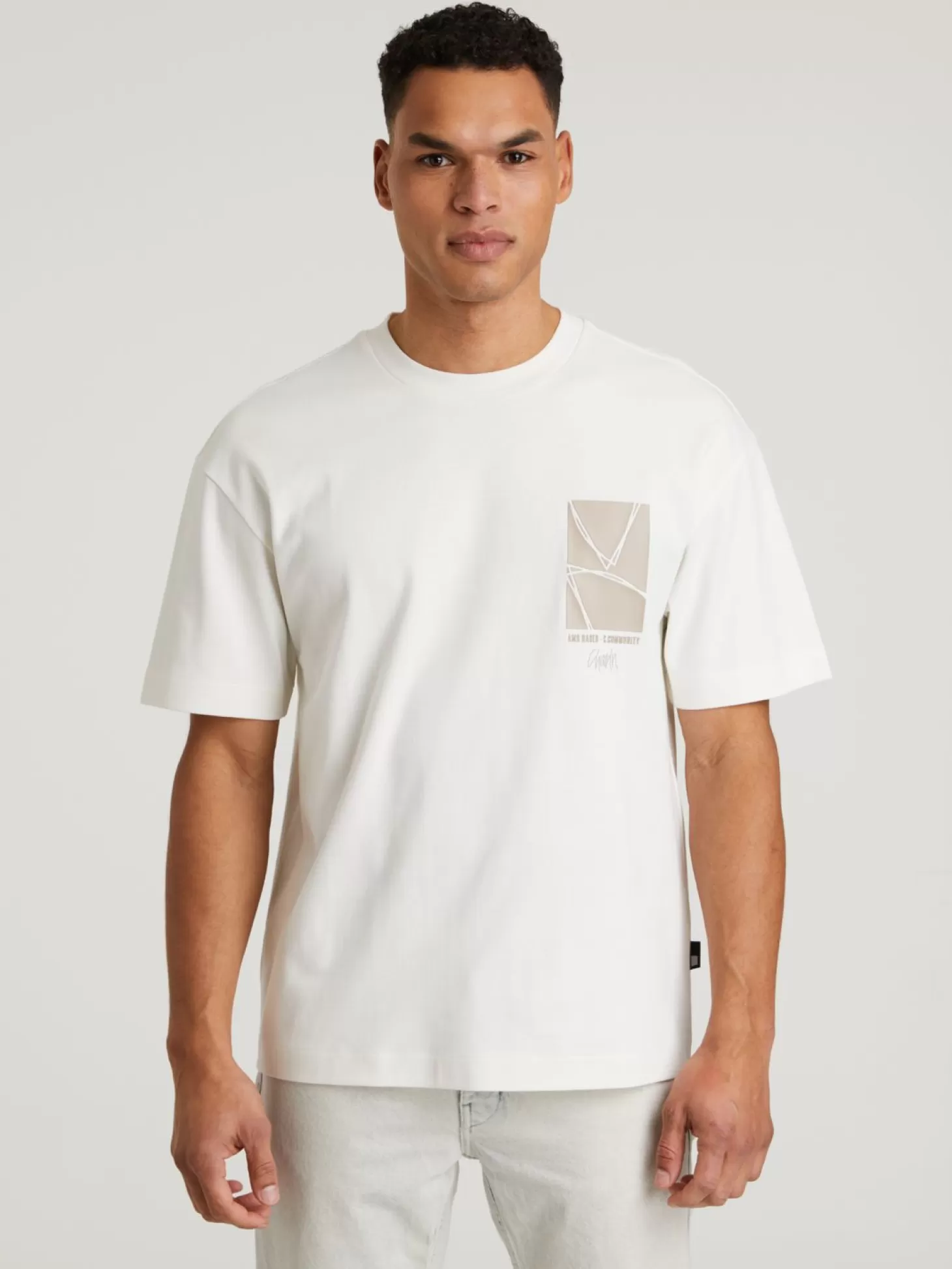 CHASIN' T-shirts | Structured T-shirts*Mido T-Shirts - Chasin' EN